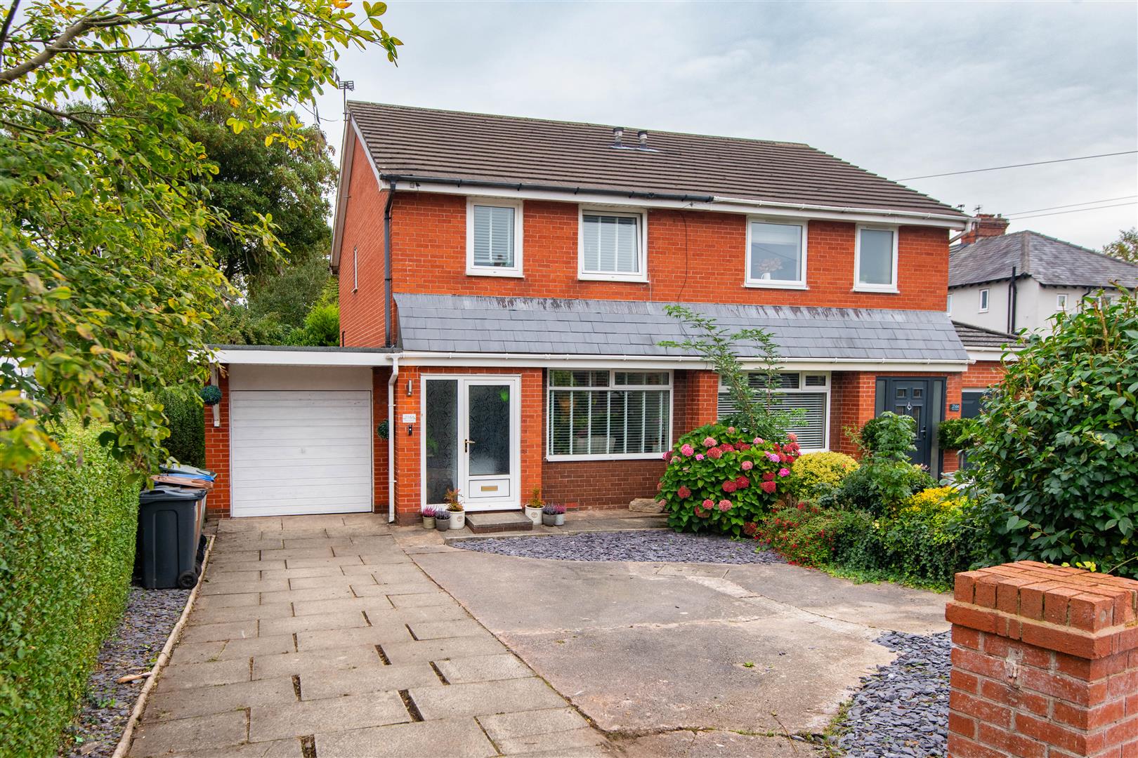 3 bed property in The Green, Chorley
